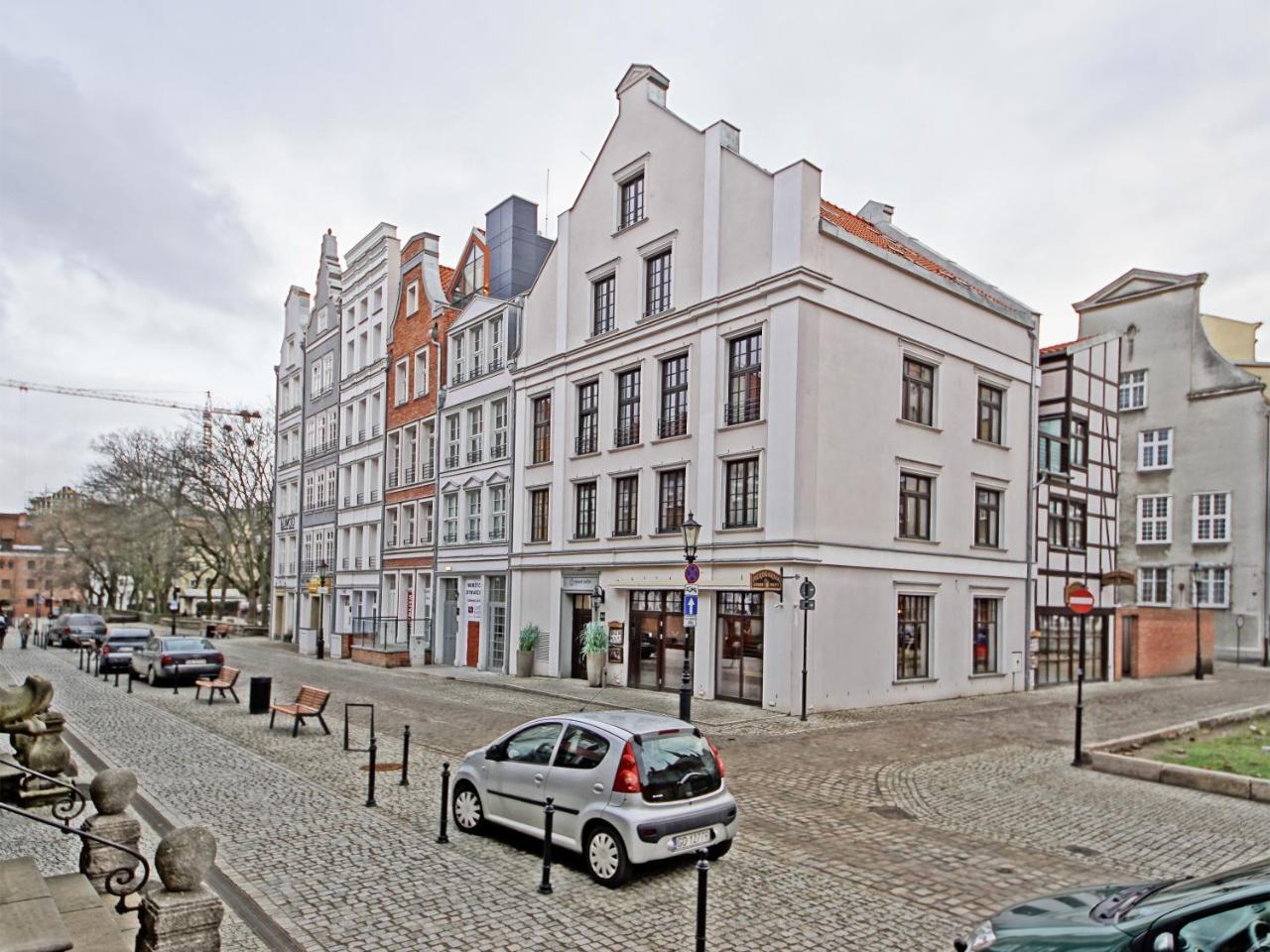 Old Town By Apartmore Gdansk Bagian luar foto